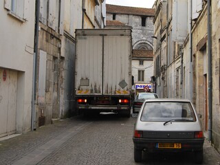 Rue etroite à Cognac (16)
